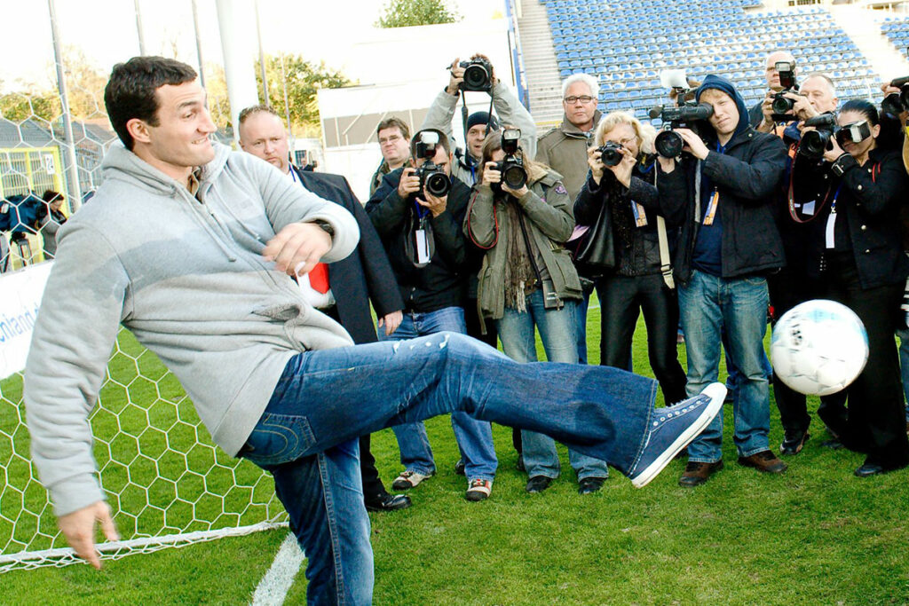 galerie-q-94-klitschko-fussball